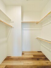 2418 Leonard Ln in Lebanon, OR - Foto de edificio - Building Photo