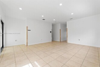 18348 SW 139th Pl in Miami, FL - Building Photo - Building Photo