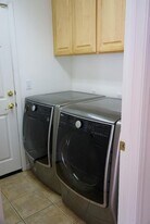 504 Westwind Ln in Redwood City, CA - Building Photo