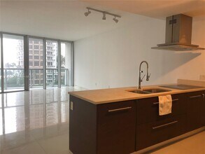 475 Brickell Ave, Unit # B516 in Miami, FL - Building Photo - Building Photo