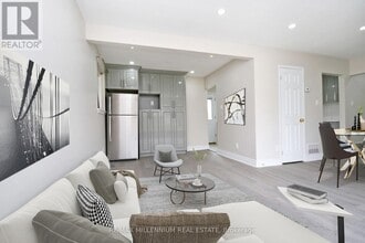 156 Folkstone Crescent in Brampton, ON - Building Photo - Building Photo