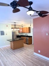 81-83 America St in Providence, RI - Foto de edificio - Building Photo