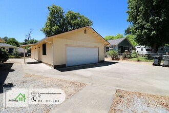 4465 Red Bluff St in Shasta Lake, CA - Building Photo - Building Photo