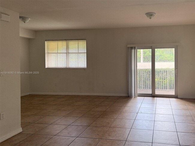 8899 NW 107 Ct in Doral, FL - Building Photo - Building Photo