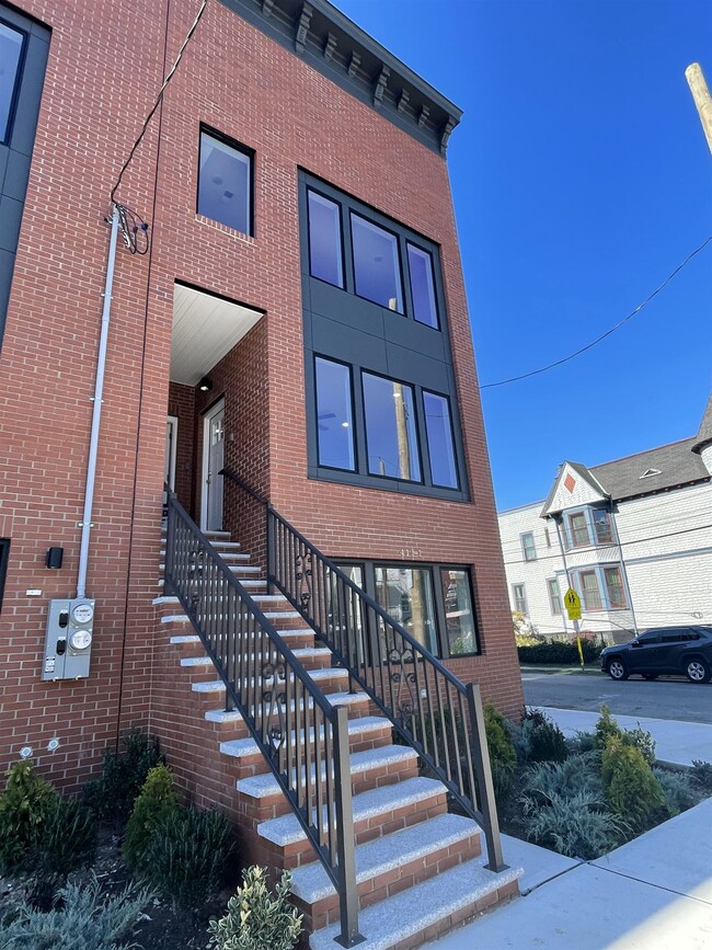 43.5 Belmont Ave in Jersey City, NJ - Building Photo - Building Photo