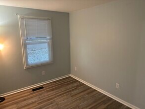 8108 Newfield Dr in Fort Wayne, IN - Building Photo - Building Photo