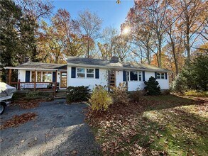 11 Holmes St in Westerly, RI - Building Photo - Building Photo