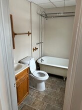 184 Main St in Nashua, NH - Foto de edificio - Building Photo