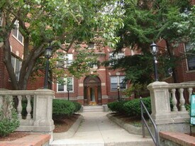 19 Short St, Unit 4 in Brookline, MA - Building Photo