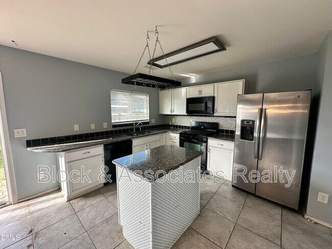 502 Kerriann Ln in Clayton, NC - Building Photo - Building Photo