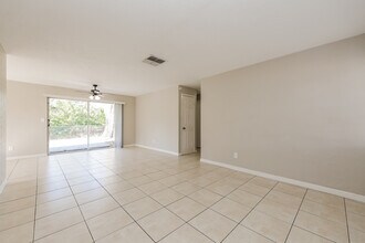 5448 63rd Way N in St. Petersburg, FL - Building Photo - Building Photo