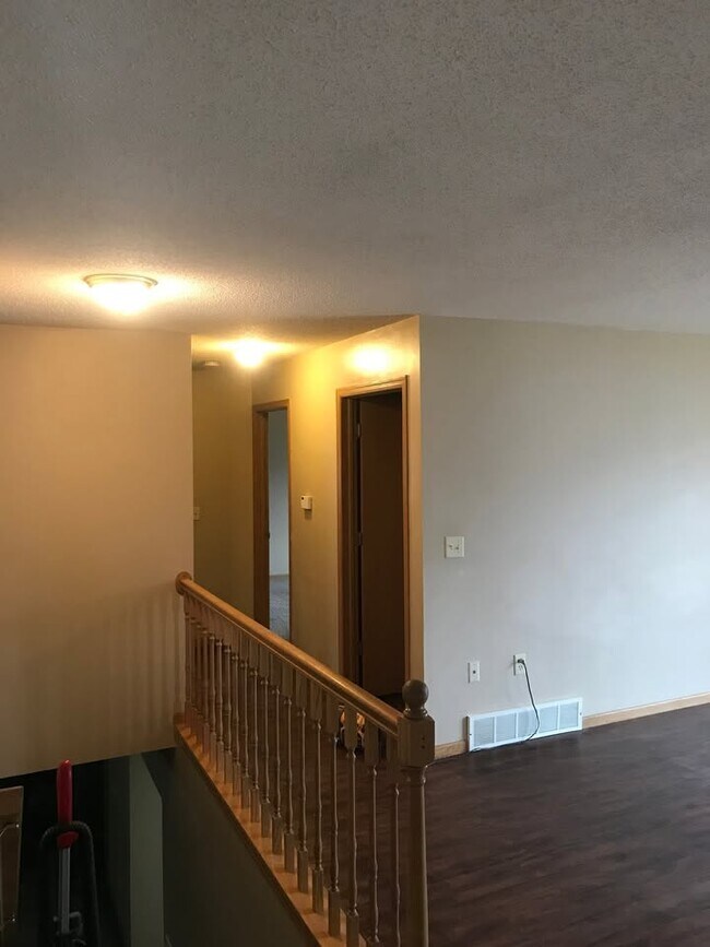 1027 Branding Iron Rd in West Salem, WI - Building Photo - Building Photo