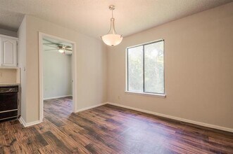 244 W McFarland St in Bells, TX - Building Photo - Building Photo