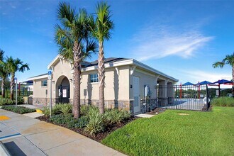 555 Tanaro Ln in Haines City, FL - Building Photo - Building Photo