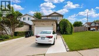 287 Resurrection Dr in Kitchener, ON - Building Photo