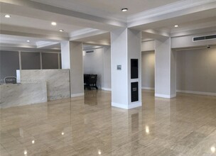 1865 79th Street Cswy, Unit Large studio apartment in North Bay Village, FL - Building Photo - Building Photo