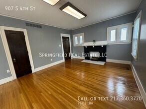 907 S 4th St in Springfield, IL - Building Photo - Building Photo