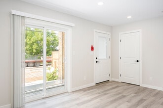354 Edison Ave in Winnipeg, MB - Building Photo - Building Photo