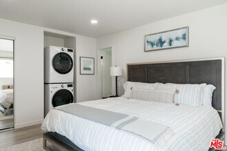 329 Rosemont St in San Diego, CA - Building Photo - Building Photo