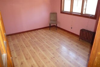 569 Main St, Unit 2 in Medford, MA - Foto de edificio - Building Photo