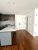 2 Shore Ln, Unit 205 in Jersey City, NJ - Building Photo - Building Photo