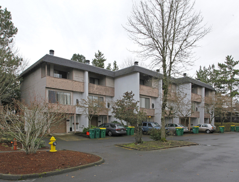 14376 SW Farmington Rd in Beaverton, OR - Building Photo