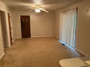 6192 Timberland Dr in Fayetteville, NC - Foto de edificio - Building Photo