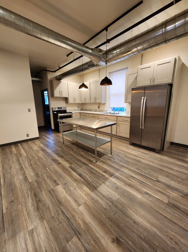 618 Saint Joseph St, Unit #4