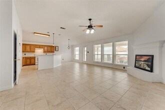 7019 Thunderbird Dr in Arlington, TX - Building Photo - Building Photo