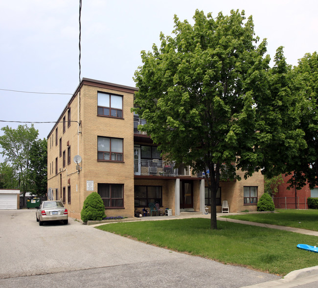 42 Meadowbrook Rd in Toronto, ON - Building Photo - Primary Photo