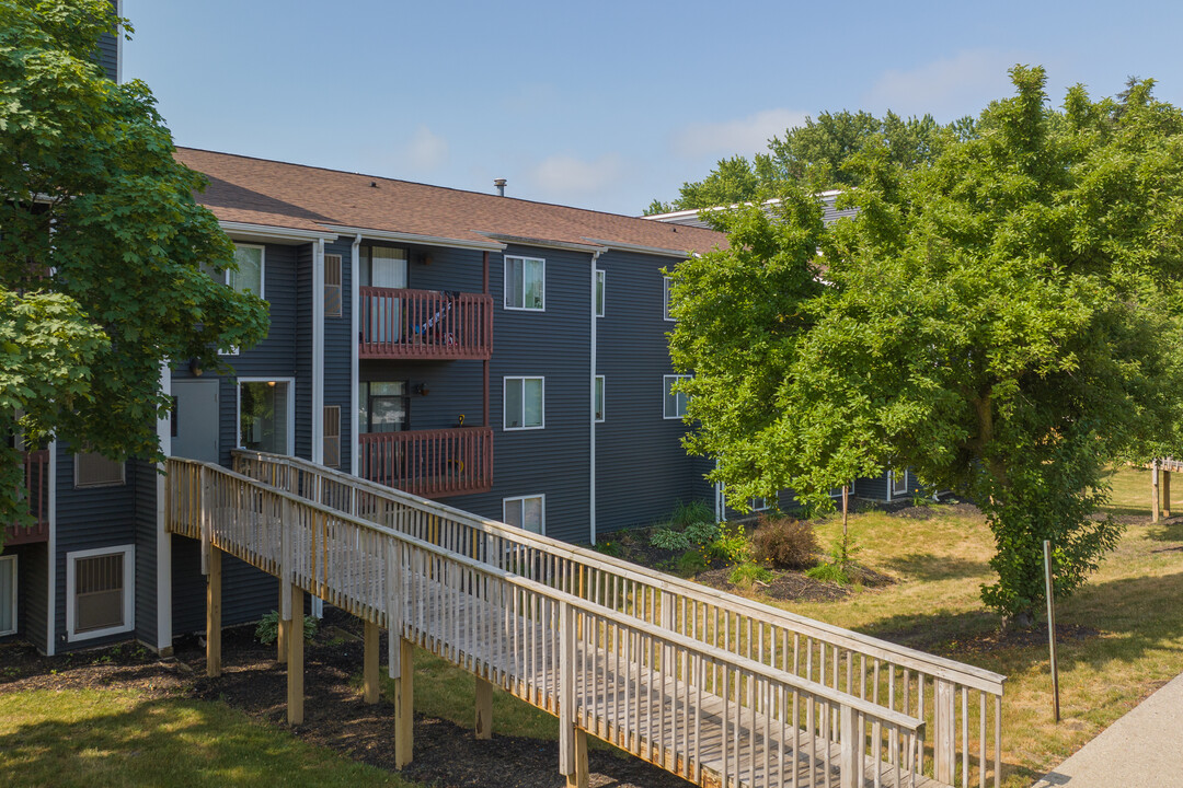 Leonard East Apartments in Grand Rapids, MI - Building Photo