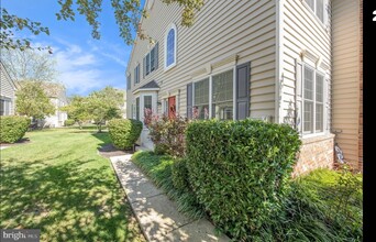 911 Caralea Dr in Norristown, PA - Building Photo - Building Photo