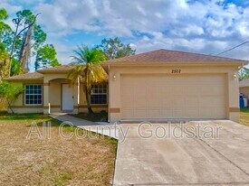 2502 Trianna St in North Port, FL - Building Photo