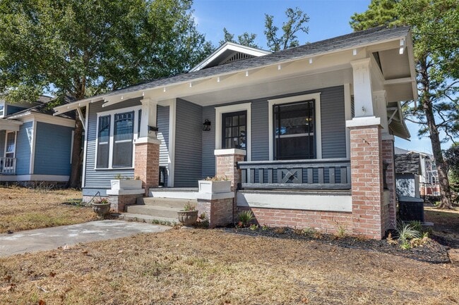 307 E Academy St
