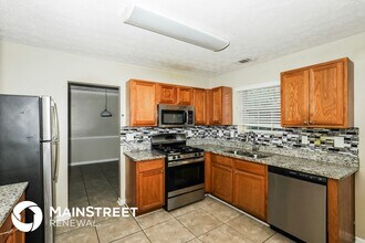 1496 Paladin Ct in Hampton, GA - Foto de edificio - Building Photo