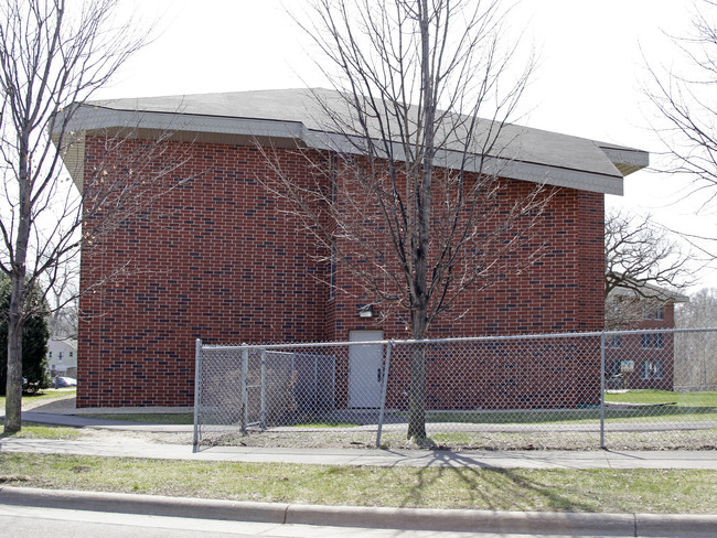 Elders Lodge in St. Paul, MN - Building Photo - Building Photo