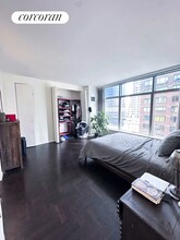 250 E 54th St in New York, NY - Building Photo - Building Photo