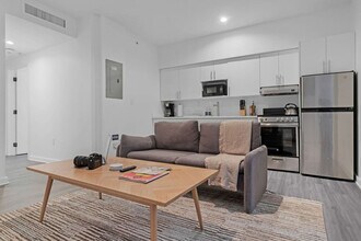 1200 Ocean Dr in Miami Beach, FL - Building Photo - Building Photo