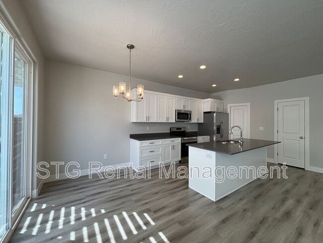 983 S 4380 W in Hurricane, UT - Building Photo - Building Photo