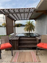 852 NE 7th Pl in Cape Coral, FL - Building Photo - Building Photo