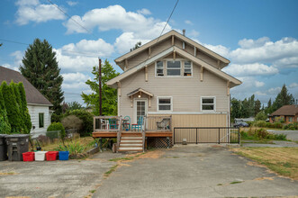 2201 Highland Ave in Everett, WA - Building Photo - Building Photo