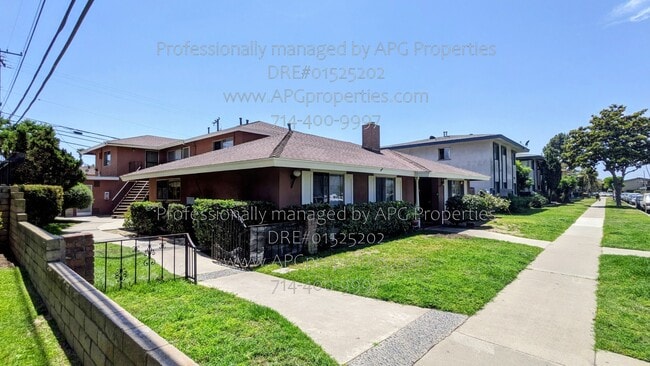 property at 1810 W Greenleaf Ave