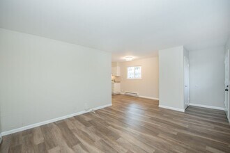 10230 Ascot Cir in Huntington Beach, CA - Building Photo - Building Photo