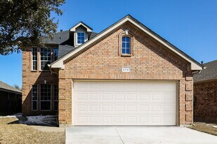 2721 Lynx Ln in Fort Worth, TX - Building Photo