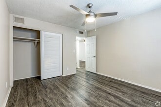 CasaDova in Kenneth City, FL - Building Photo - Building Photo