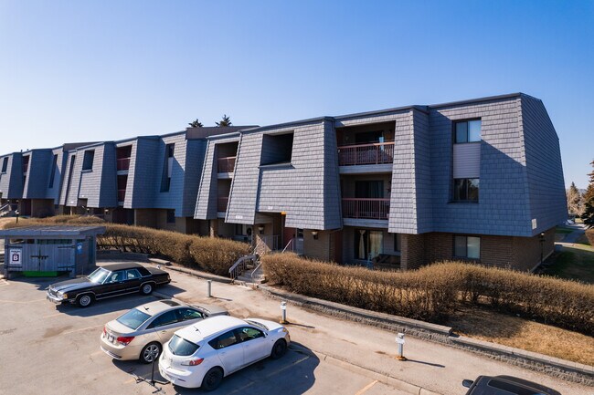 Silver Heights in Calgary, AB - Building Photo - Building Photo