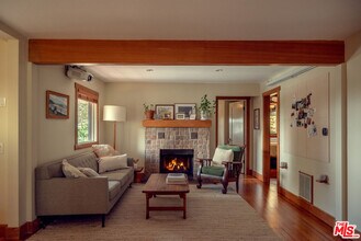 1480 N Mentor Ave in Pasadena, CA - Building Photo - Building Photo