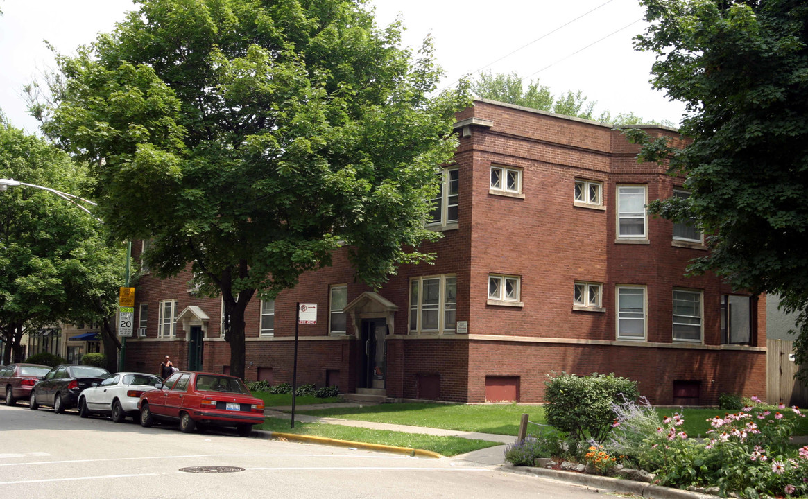 1337 W Loyola Ave in Chicago, IL - Building Photo