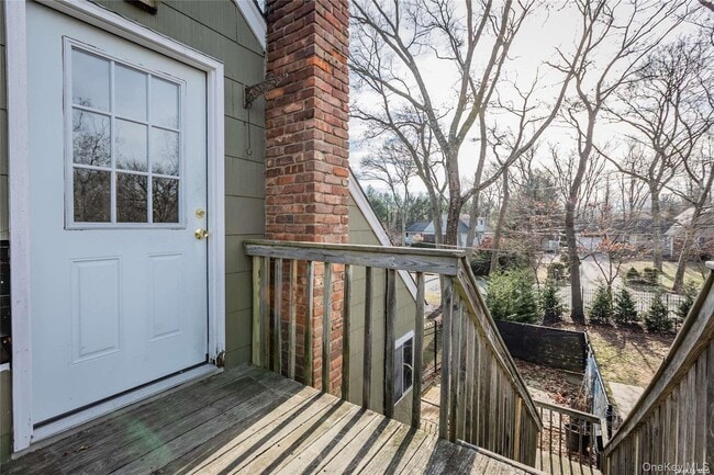 property at 36 Vine Ln
