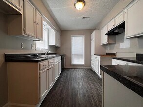 8100 Shallow Glen Trail in Memphis, TN - Building Photo - Building Photo